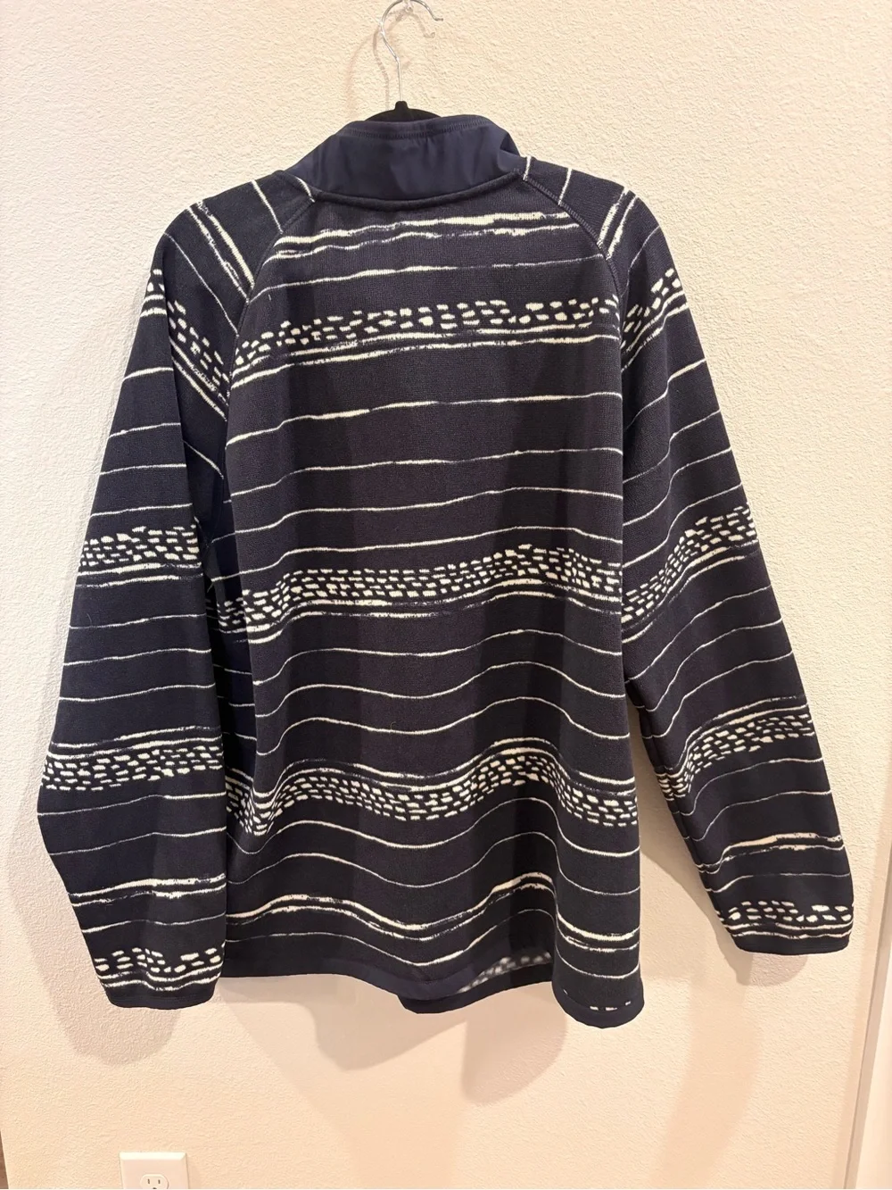 The North Face Navy and White Half-Zip Fleece Pullover